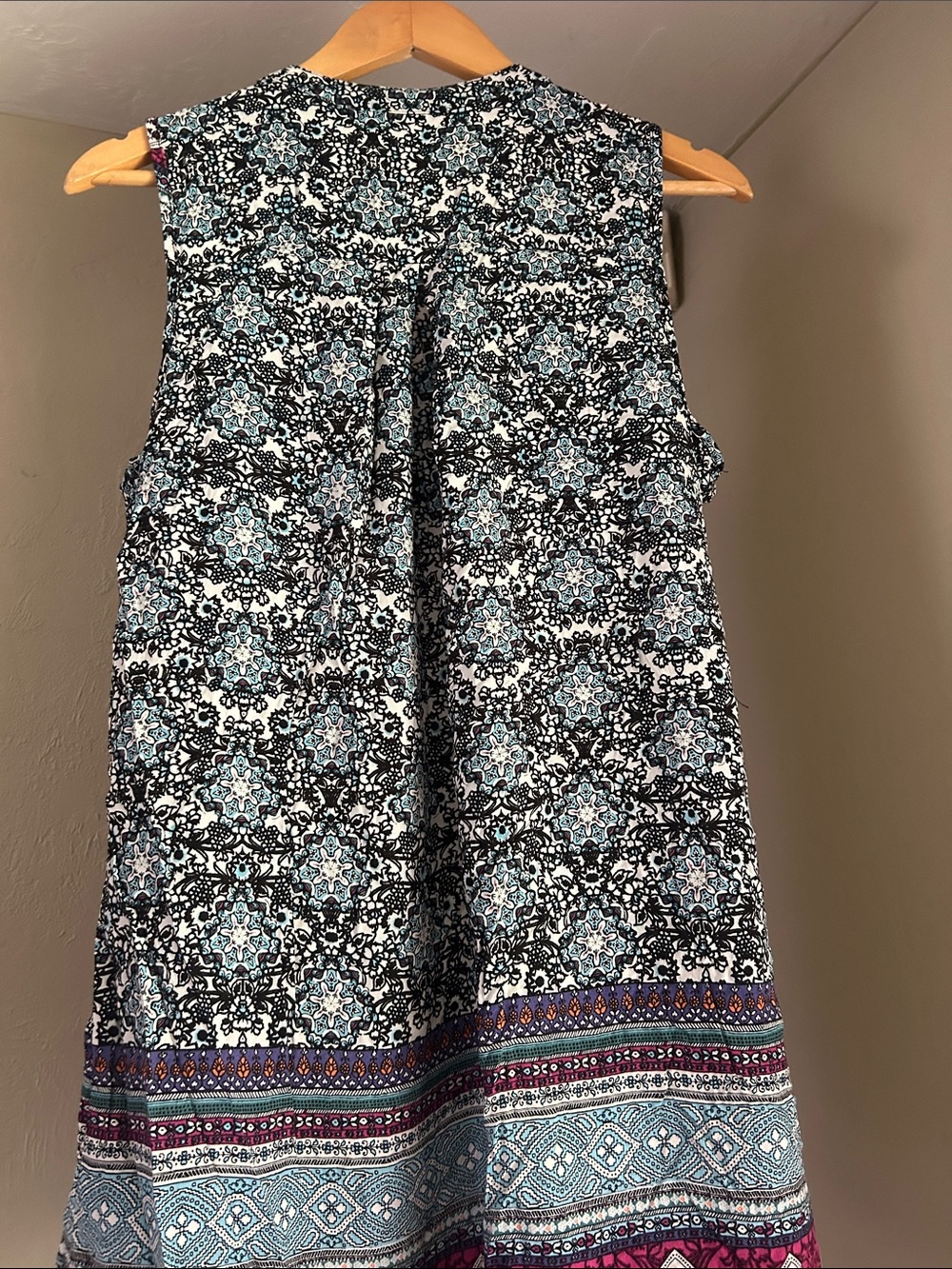 Almost Famous Sleeveless Printed Mini Dress in Black, Blue & Pink - Picture 6 of 7